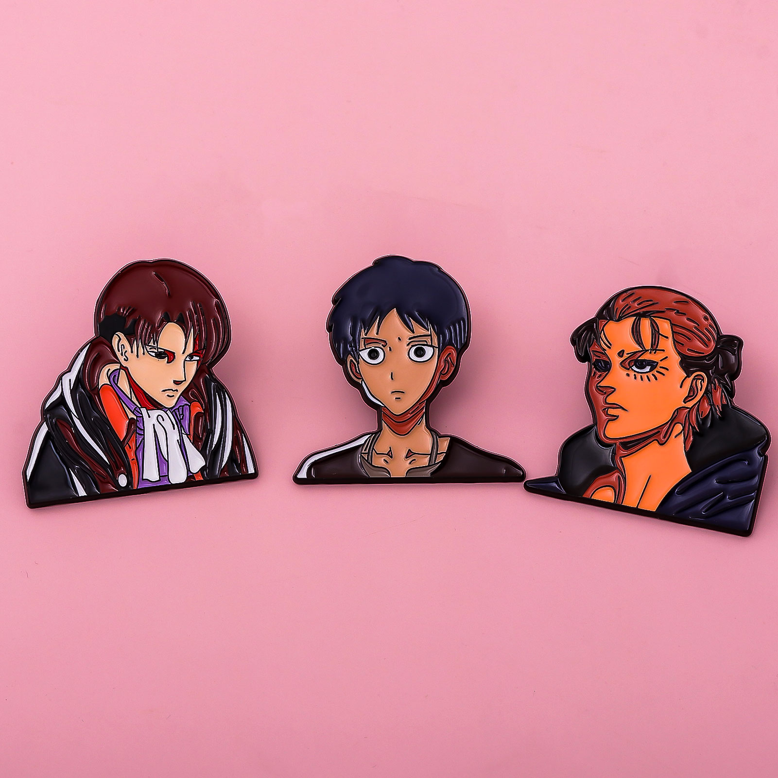 Broche de Metal de Anime Titan - Levi Jewelry & Watches Inc reseña y precio
