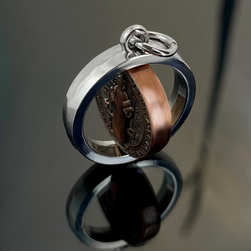 Nuevo Collar con Medalla de Sa - Jewelry & Watches Spółka Z Ograniczoną Odpowiedzialnością reseña y precio