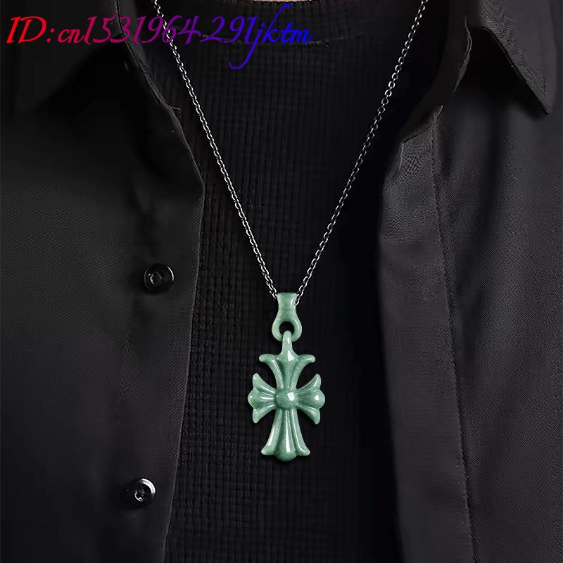 Collar con Colgante de Cruz de - Jewelry & Watches Spółka Z Ograniczoną Odpowiedzialnością reseña y precio