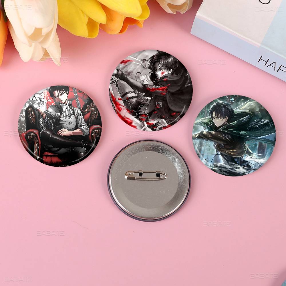Pin de Botón de Anime A-Attack - Levi Jewelry & Watches Inc reseña y precio